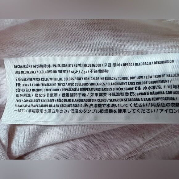 ABERCROMBIE AND FITCH V-neck Tee, Size SMALL - Picture 7 of 9